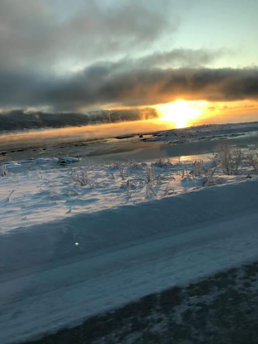 Trivelig Fritidshus Pa Arnes, Senja Straumstad Exterior foto